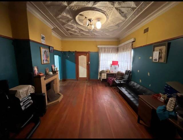 6 BEDROOM HOUSE FOR SALE IN WYCHWOOD